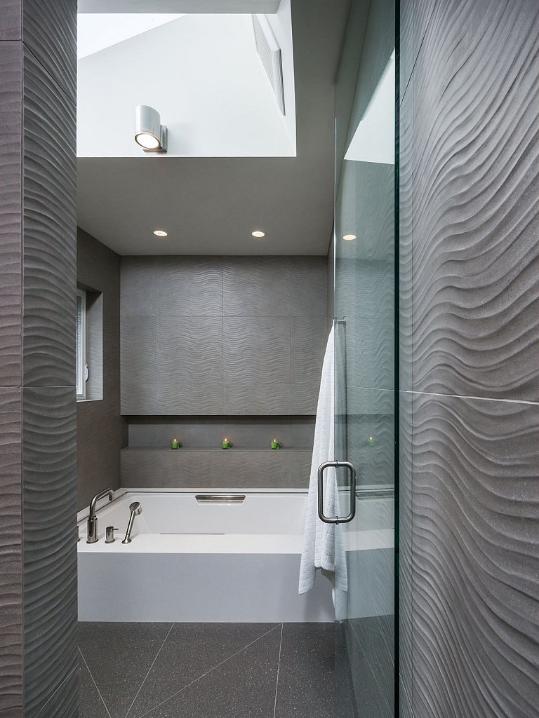 Jensen house - master bathroom